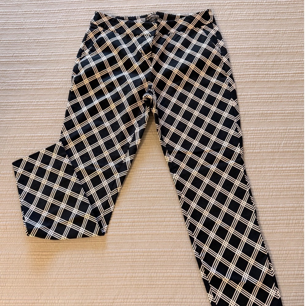Express Women's Columnist Dress Pants Black White Diamond Plaid Grid Size 2R